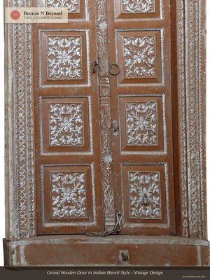 Grand Wooden Door in Indian Haveli Style - Vintage Design
