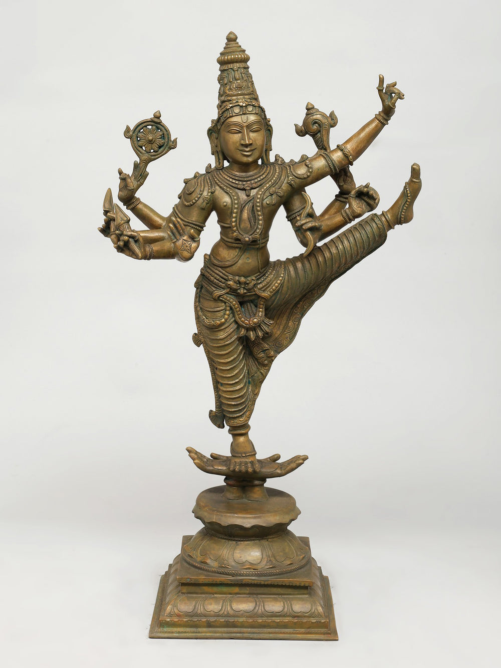 Ulagalantha Perumal Bronze Sculpture – Vishnu as Trivikrama in Dynamic Stride