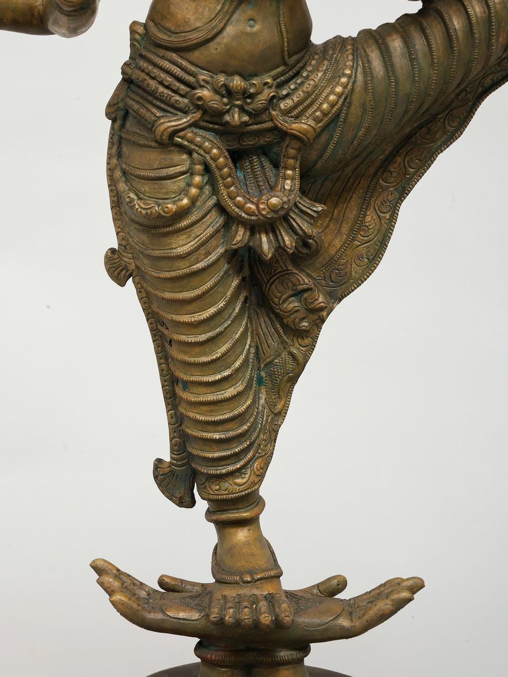 Ulagalantha Perumal Bronze Sculpture – Vishnu as Trivikrama in Dynamic Stride