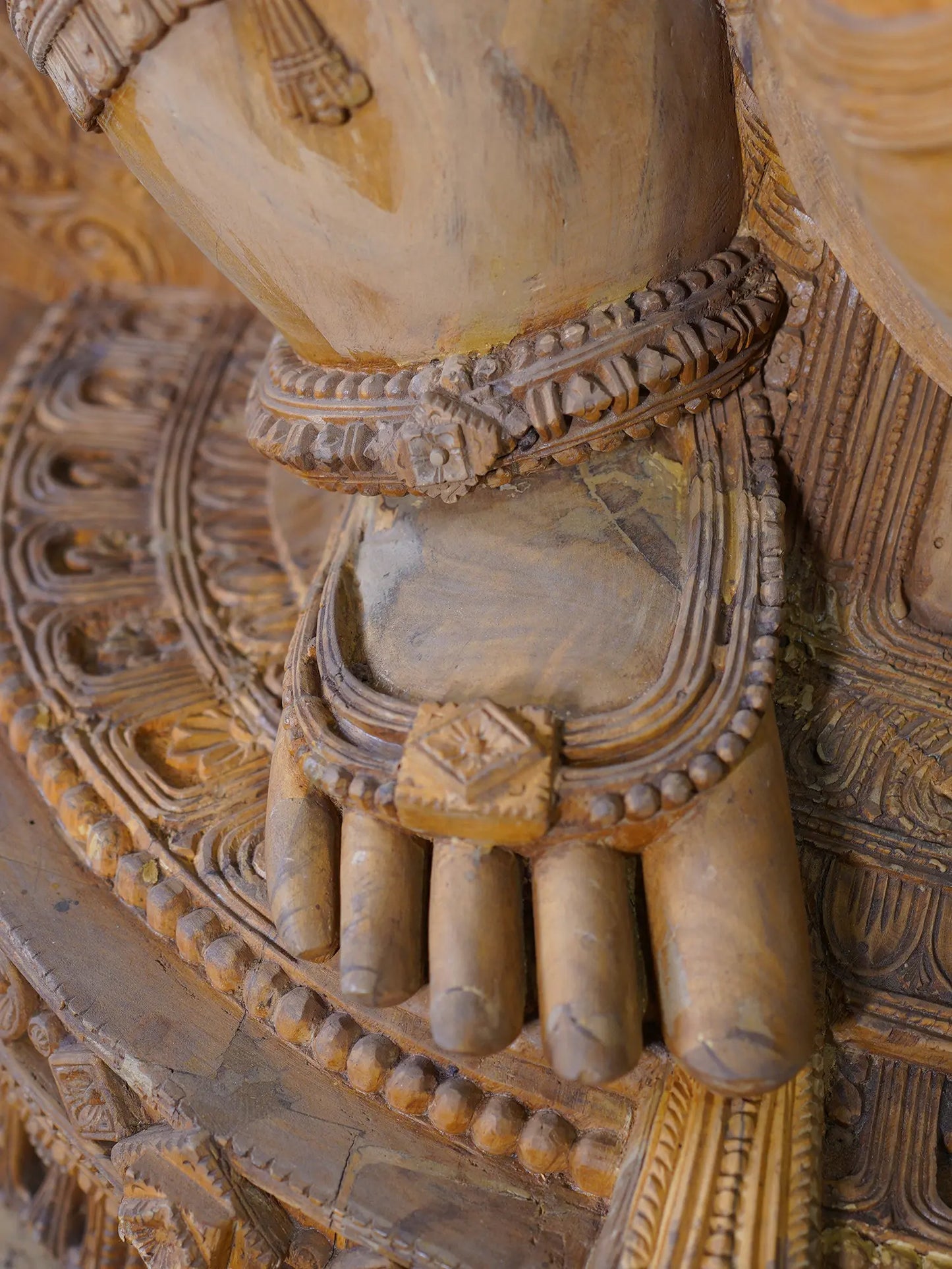 126" Four armed Lord Ganesha Seated with Kirtimukha Throne | Wood Carved Statue | Shipped by Sea