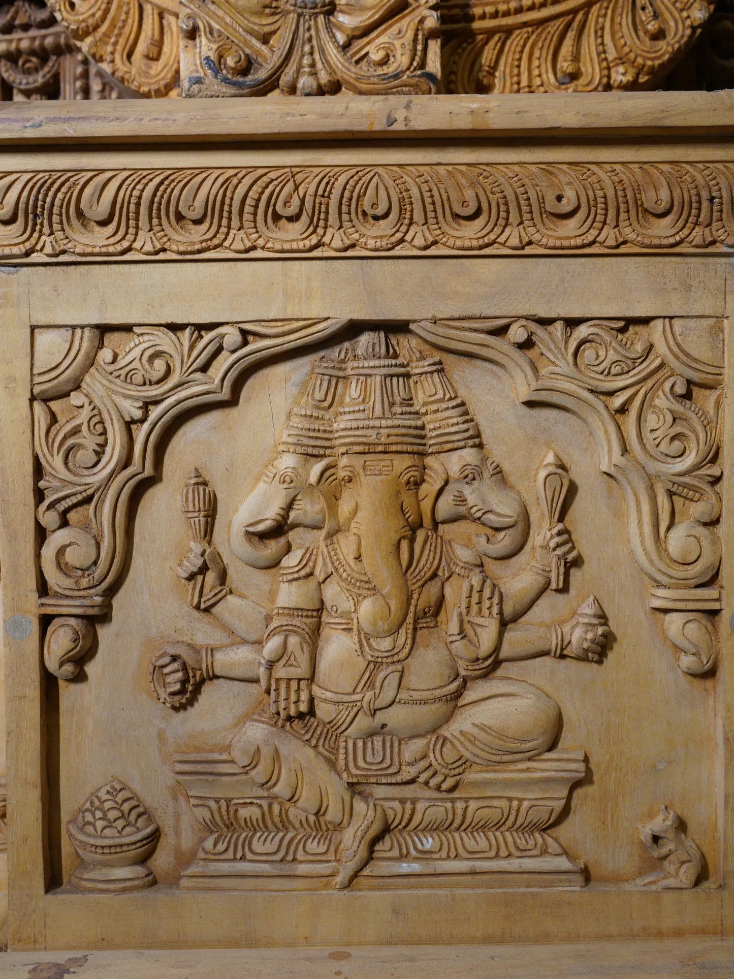 126" Four armed Lord Ganesha Seated with Kirtimukha Throne | Wood Carved Statue | Shipped by Sea