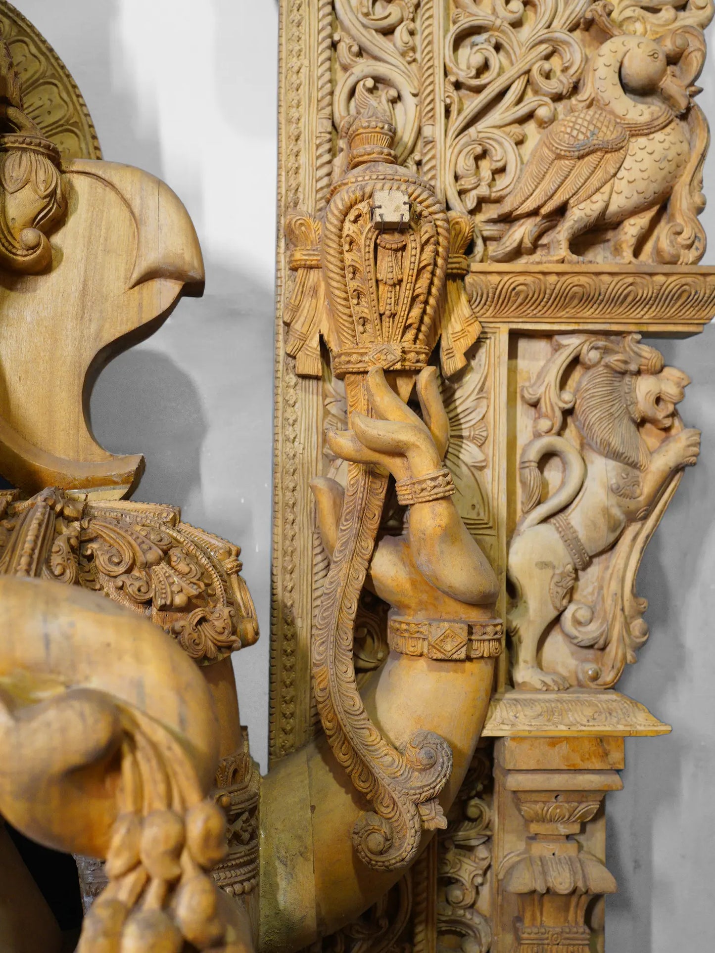 126" Four armed Lord Ganesha Seated with Kirtimukha Throne | Wood Carved Statue | Shipped by Sea
