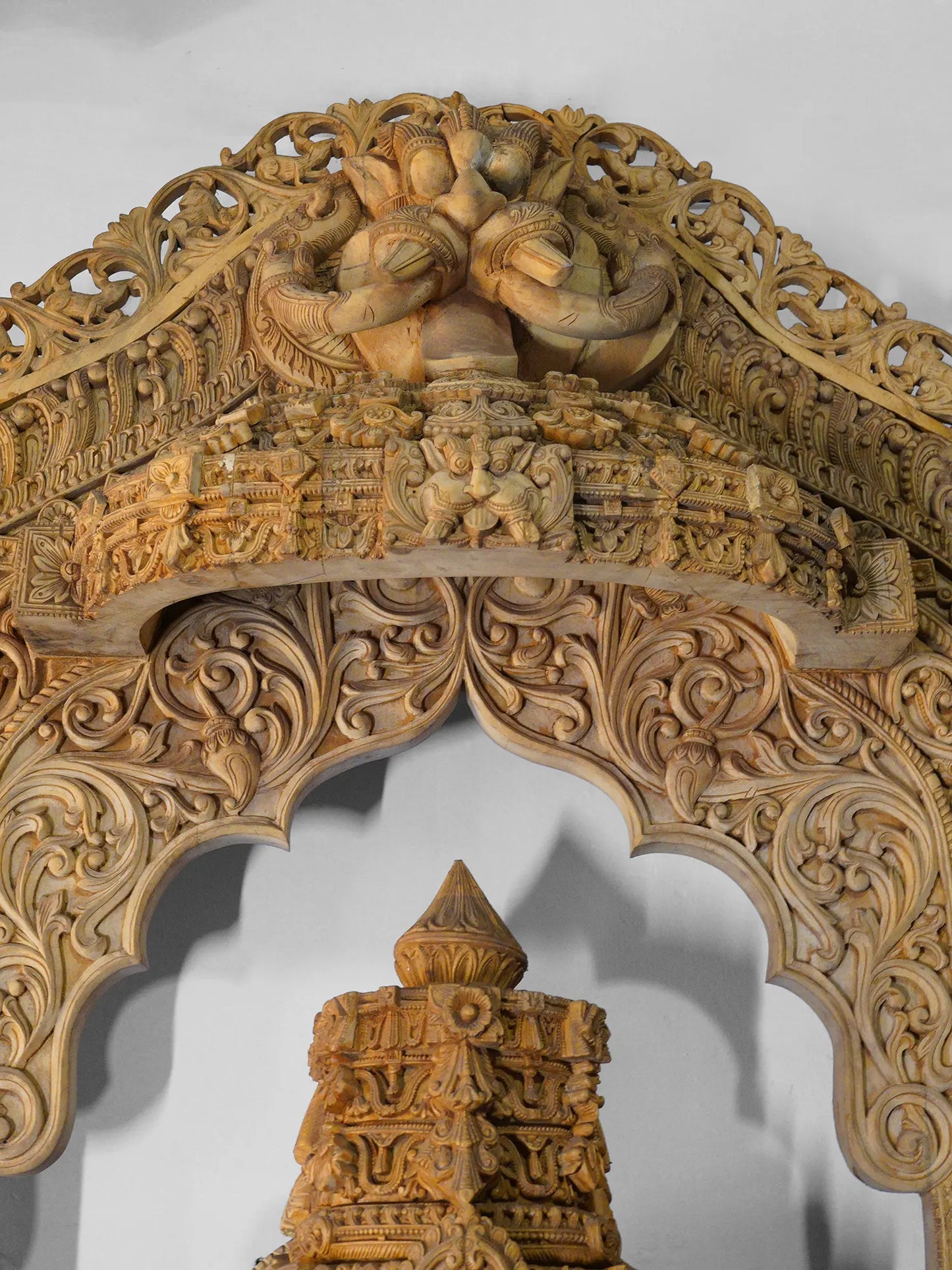 126" Four armed Lord Ganesha Seated with Kirtimukha Throne | Wood Carved Statue | Shipped by Sea
